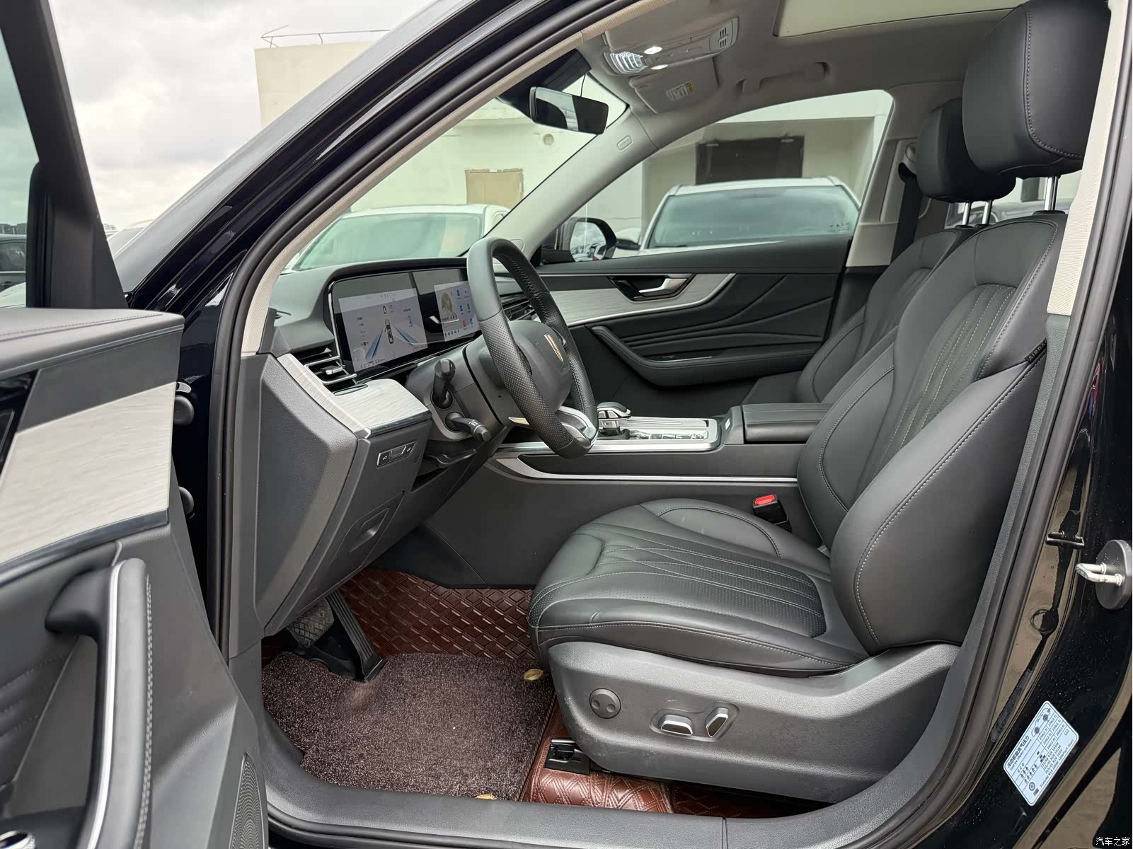 Hongqi HS5, 2024 4
