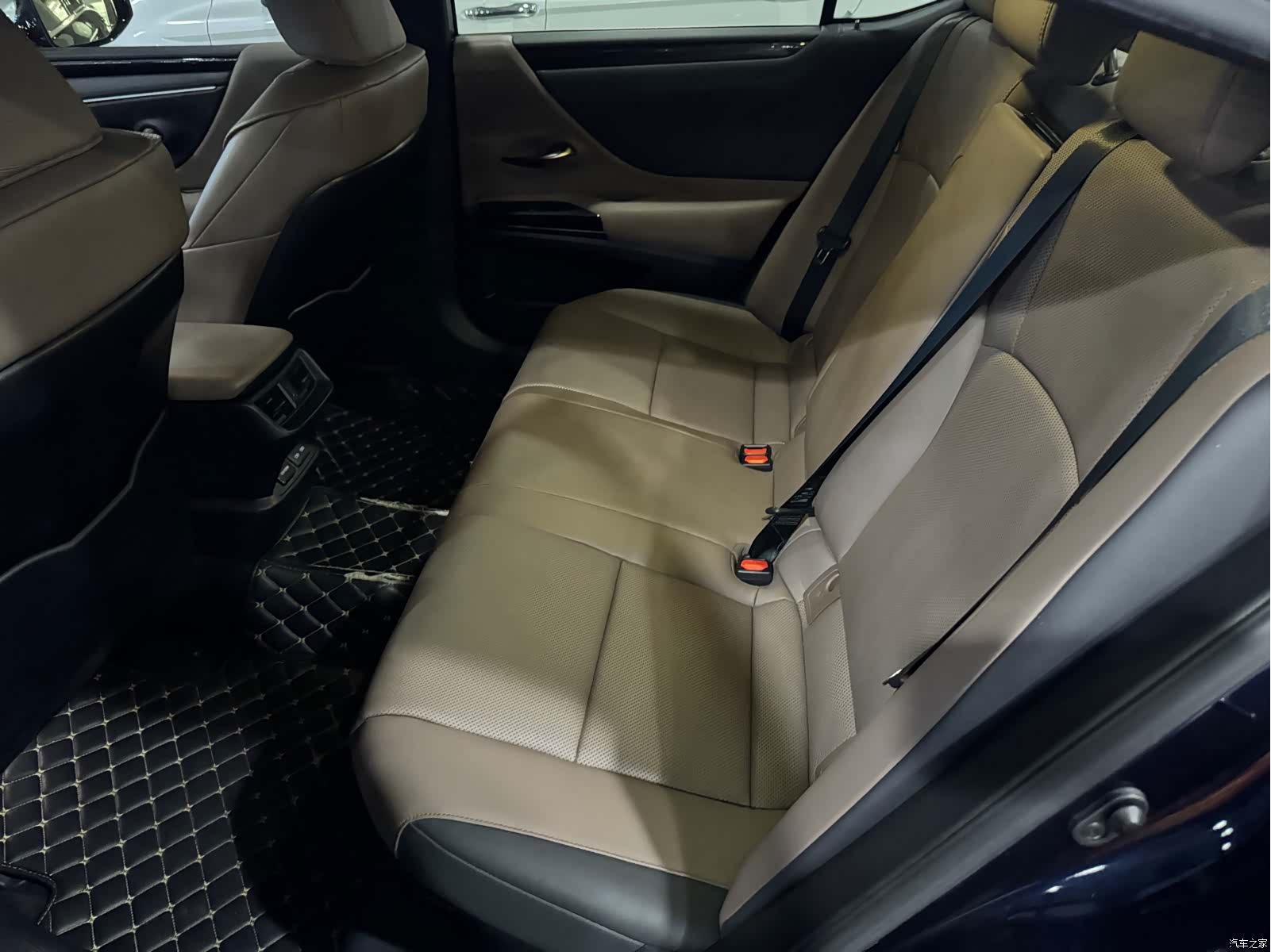 Lexus ES, 2023 6