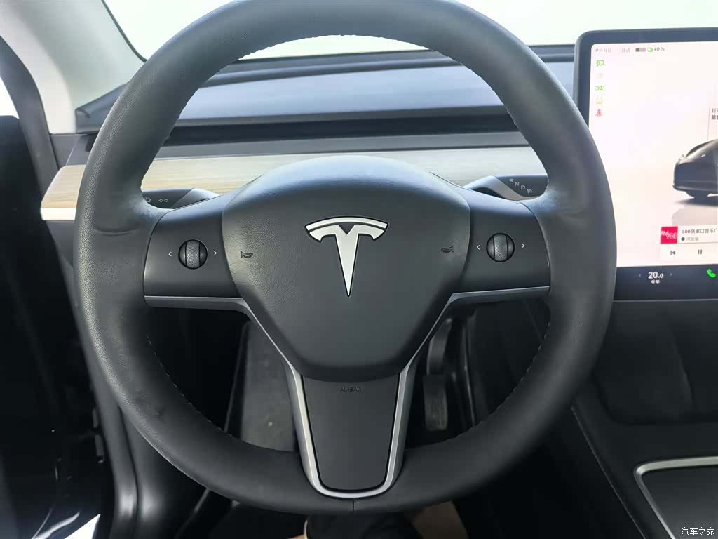 Tesla Model Y, 2023 10