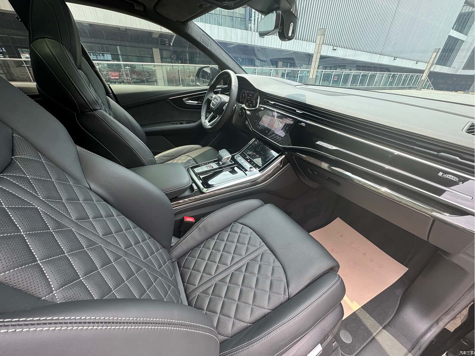 Audi Q8, 2023 8