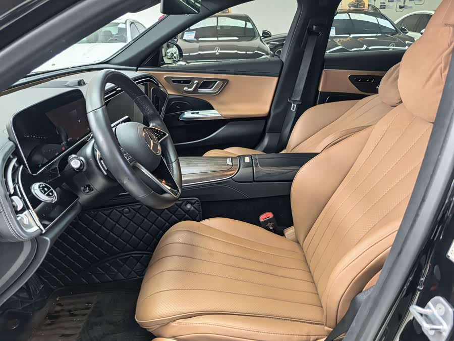 Mercedes-Benz E-Class 2025, фото 10