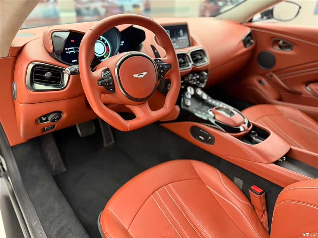 Aston Martin Vantage, 2019 4