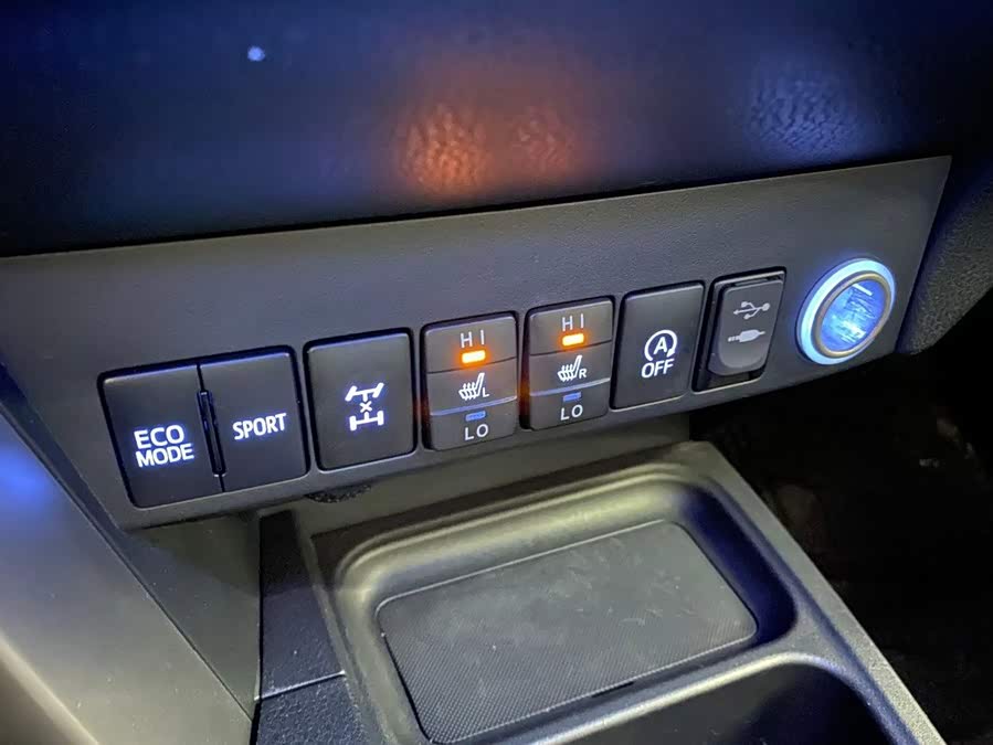 Toyota RAV4 2017, фото 9