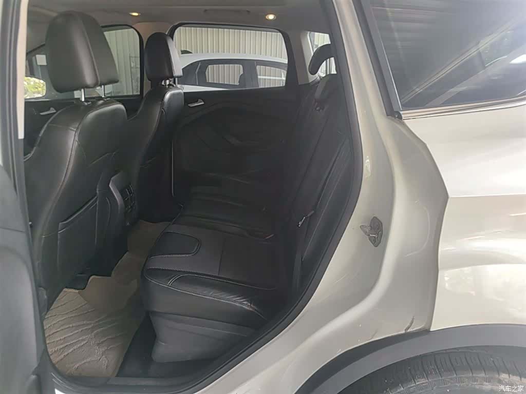 Ford Kuga, 2015 17