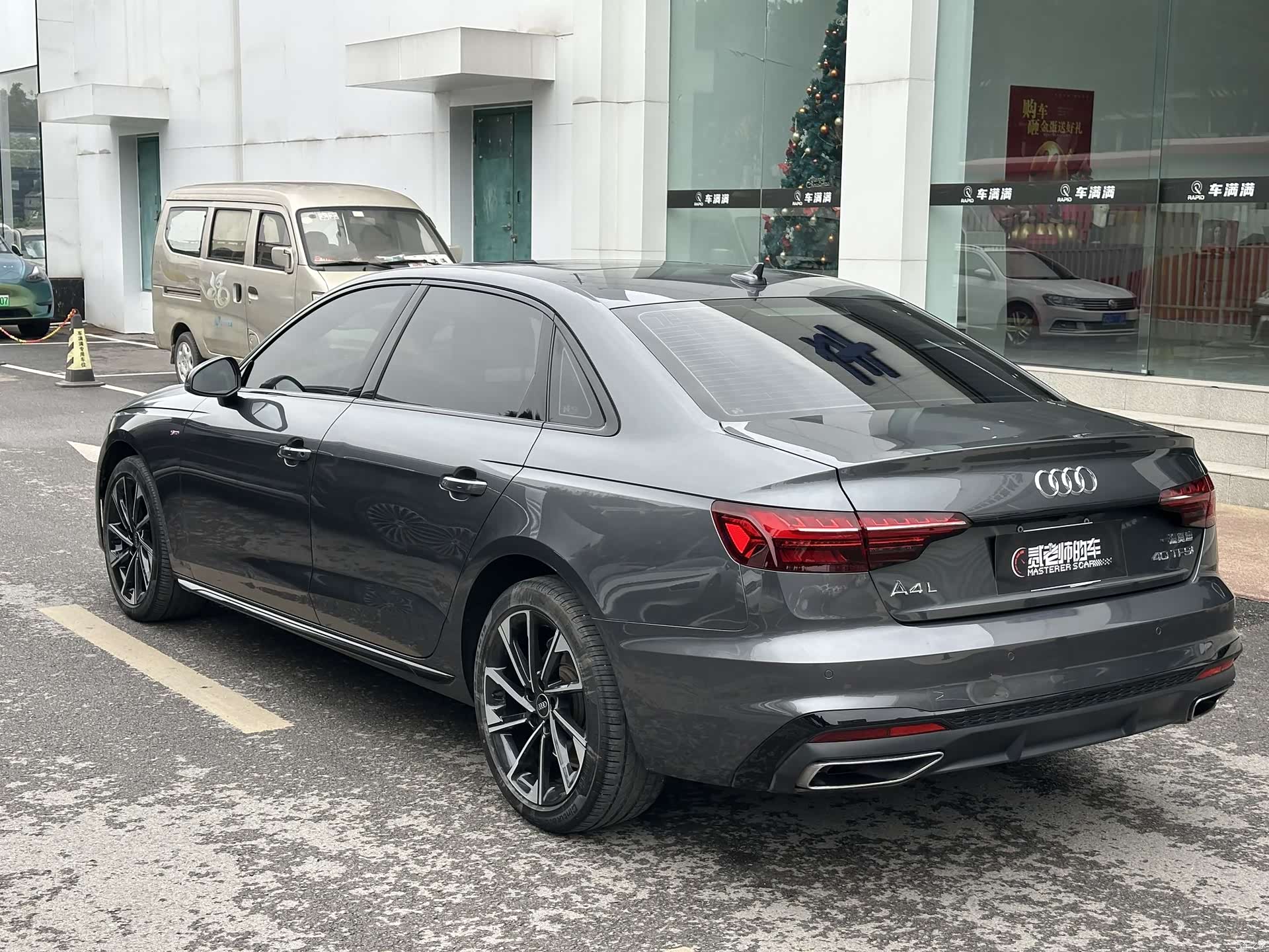 Audi A4L, 2023 все фото