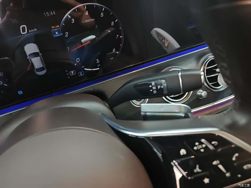 Mercedes-Benz E-Class, 2023 14