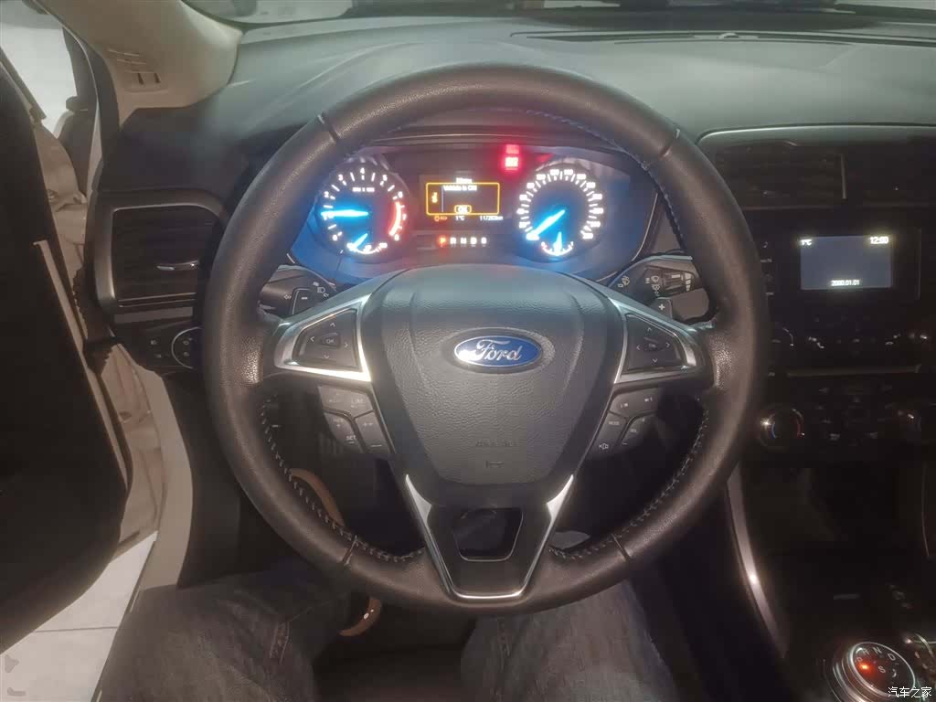 Ford Mondeo, 2018 3
