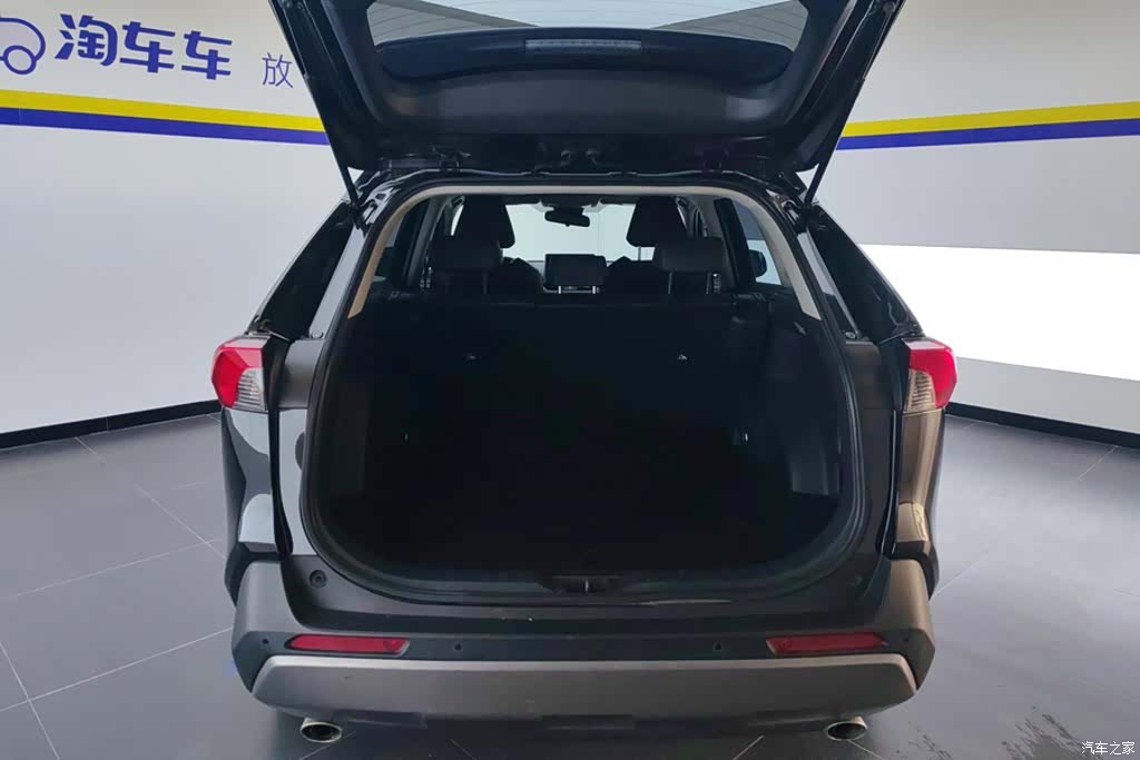 Toyota RAV4, 2023 4