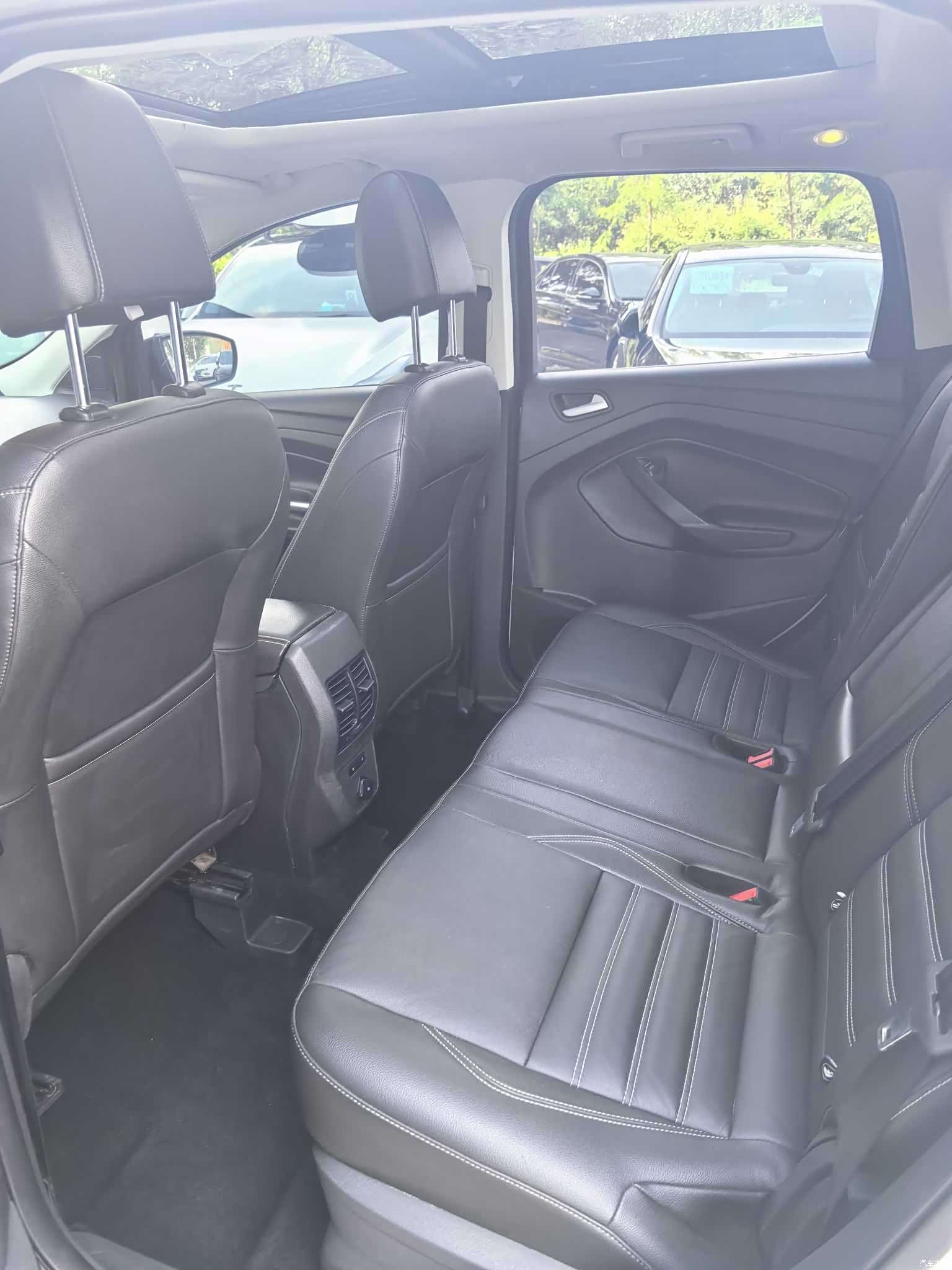 Ford Kuga, 2018 10