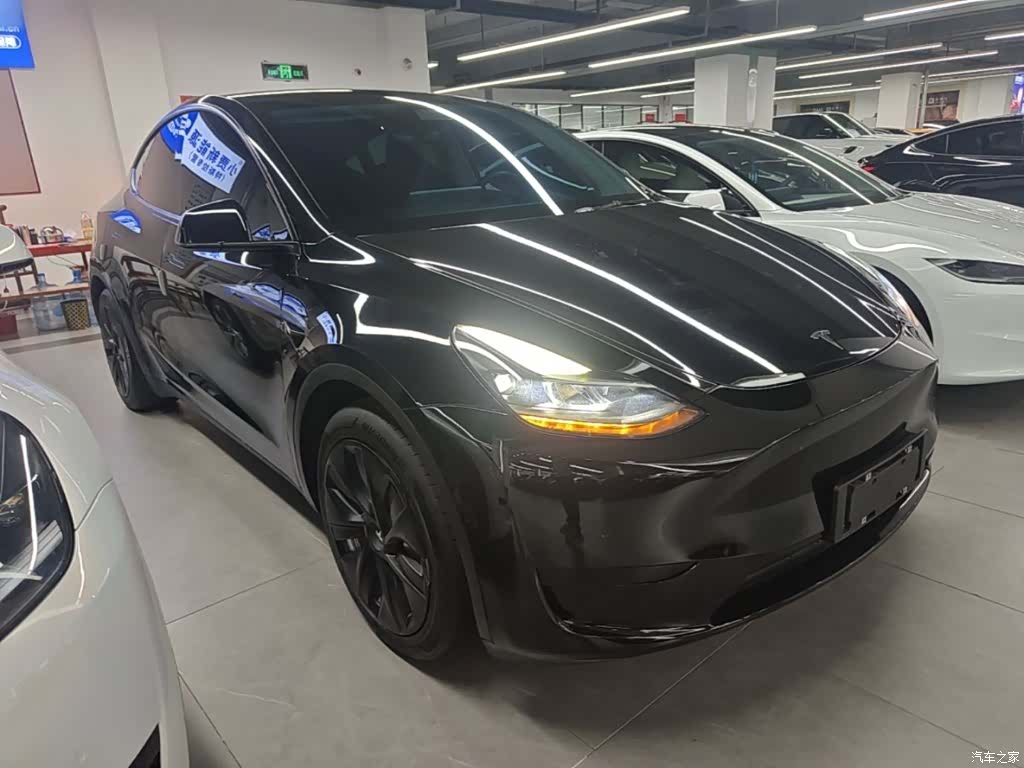 Tesla Model Y, 2022 4