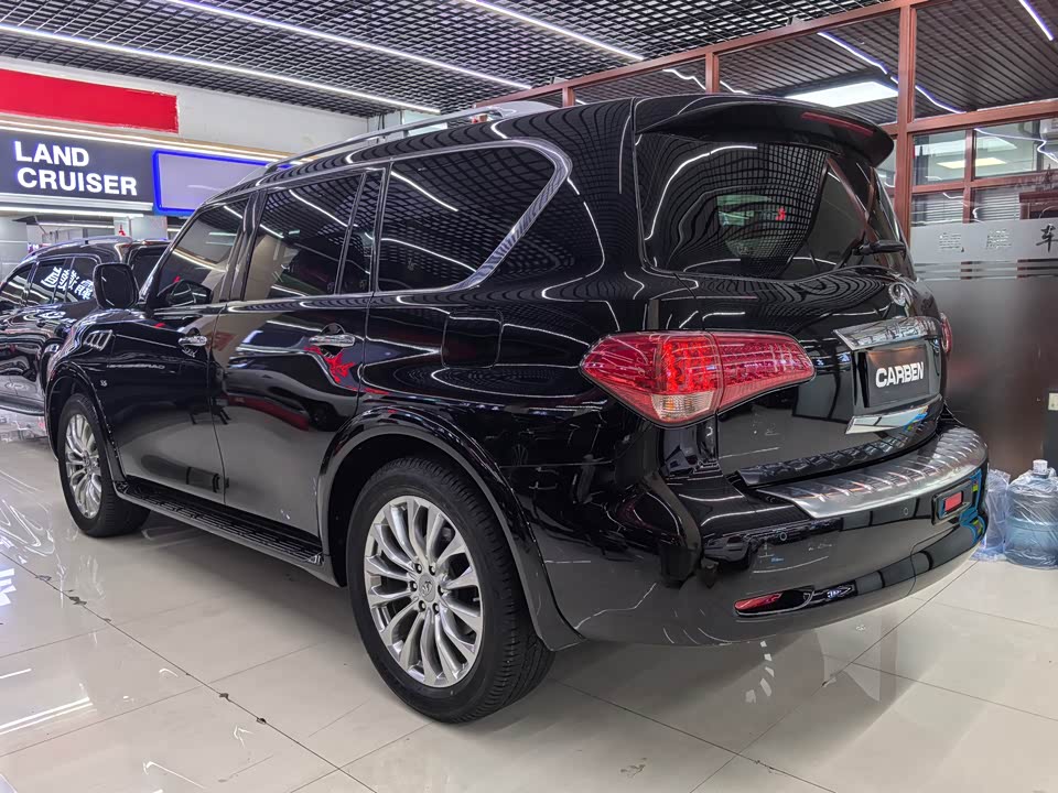 Infiniti QX80