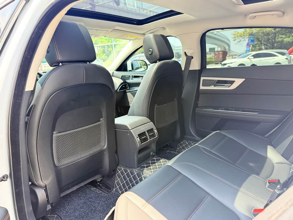 Jaguar XEL Jaguar XEL