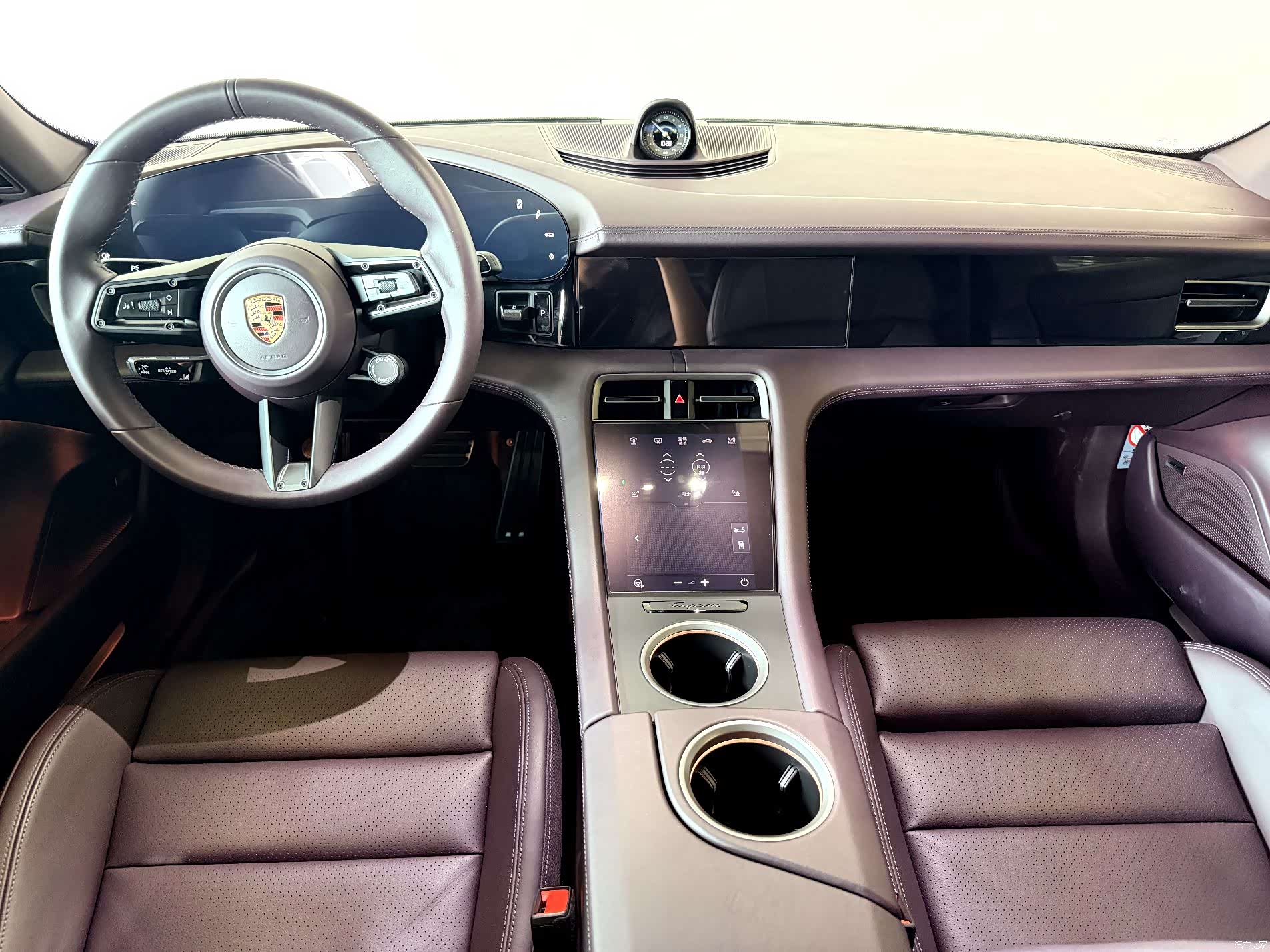 Porsche Taycan, 2025 8