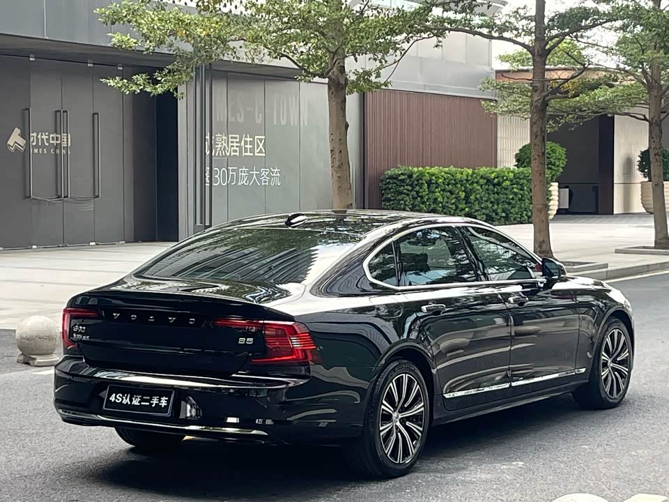 Volvo S90
