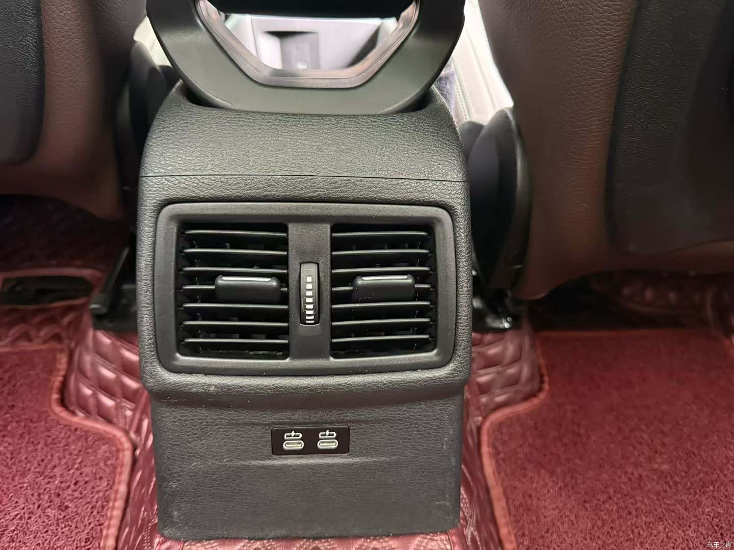 BMW X1, 2018 все фото