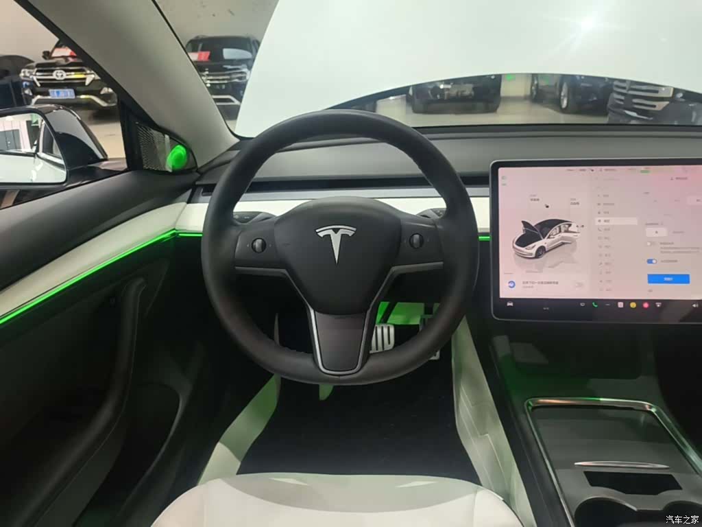 Tesla Model 3, 2022 11