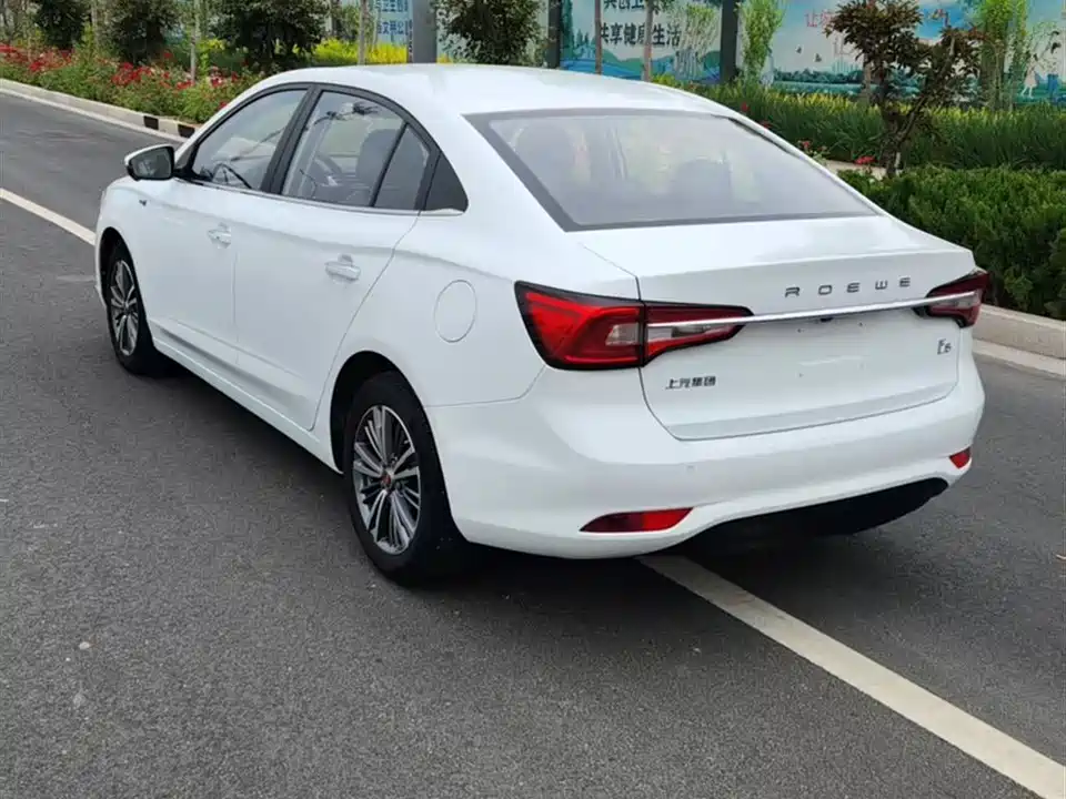 Roewe i5
