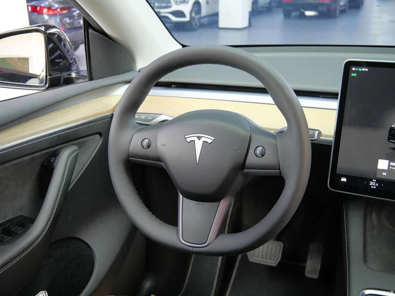 Tesla Model Y, 2022 15