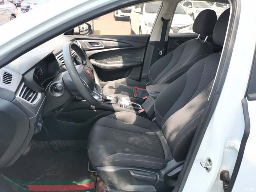 Roewe i5, 2020 15