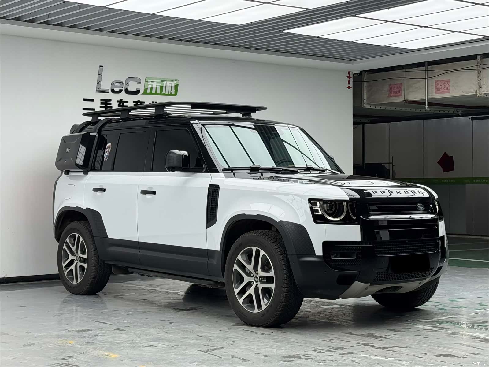 Land Rover Defender, 2025 3