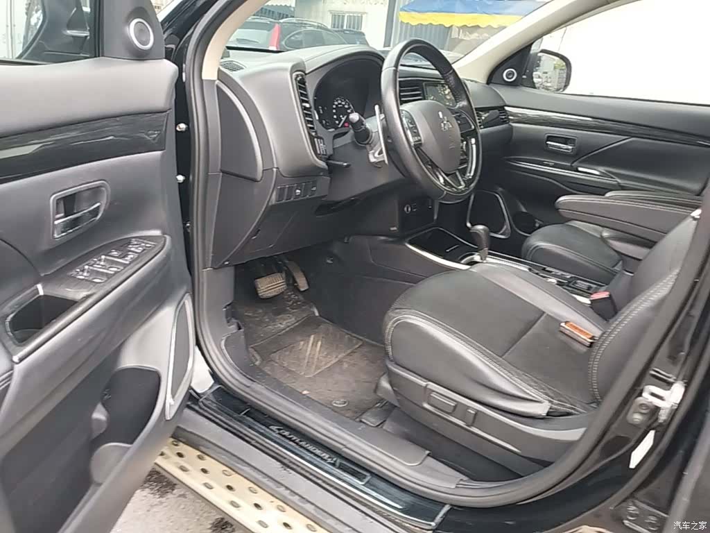 Mitsubishi Outlander, 2018 16