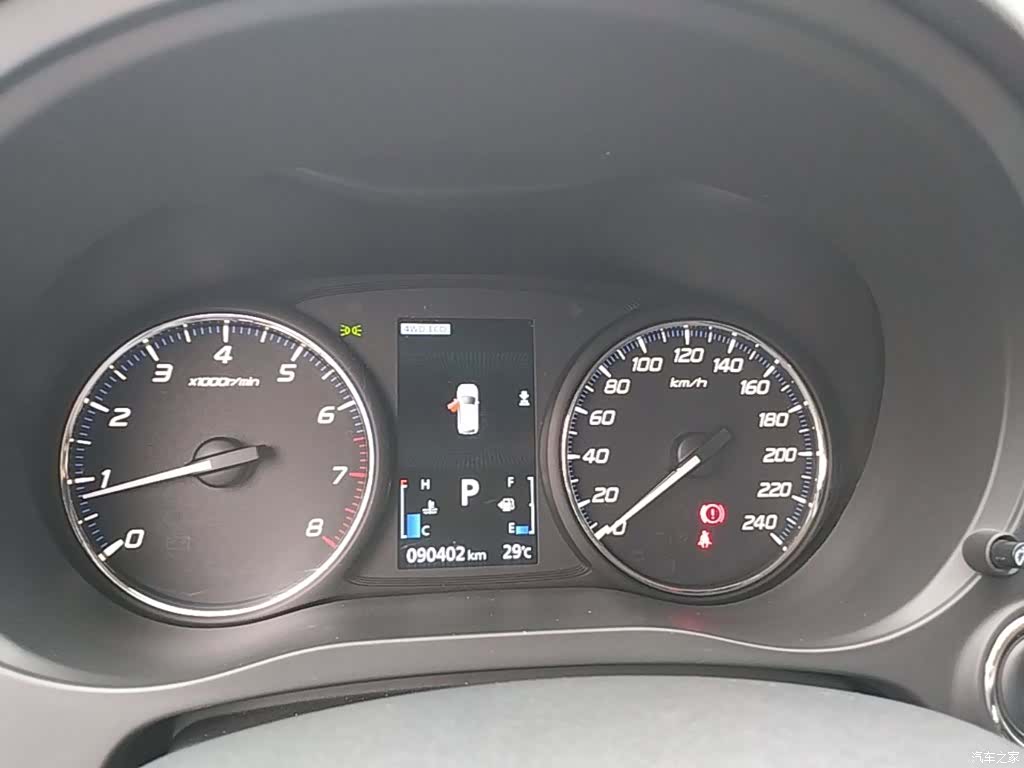 Mitsubishi Outlander, 2018 12