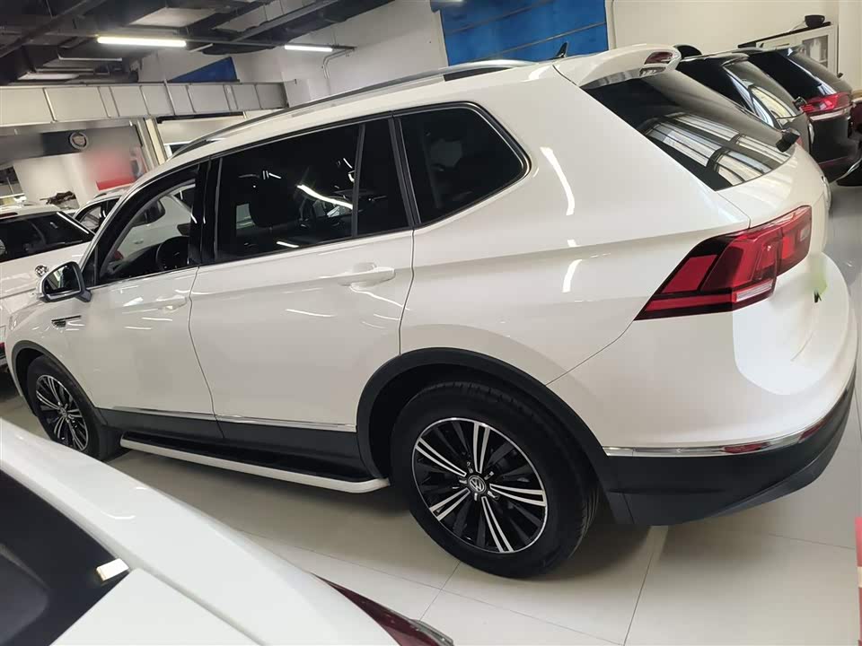 Volkswagen Tiguan L