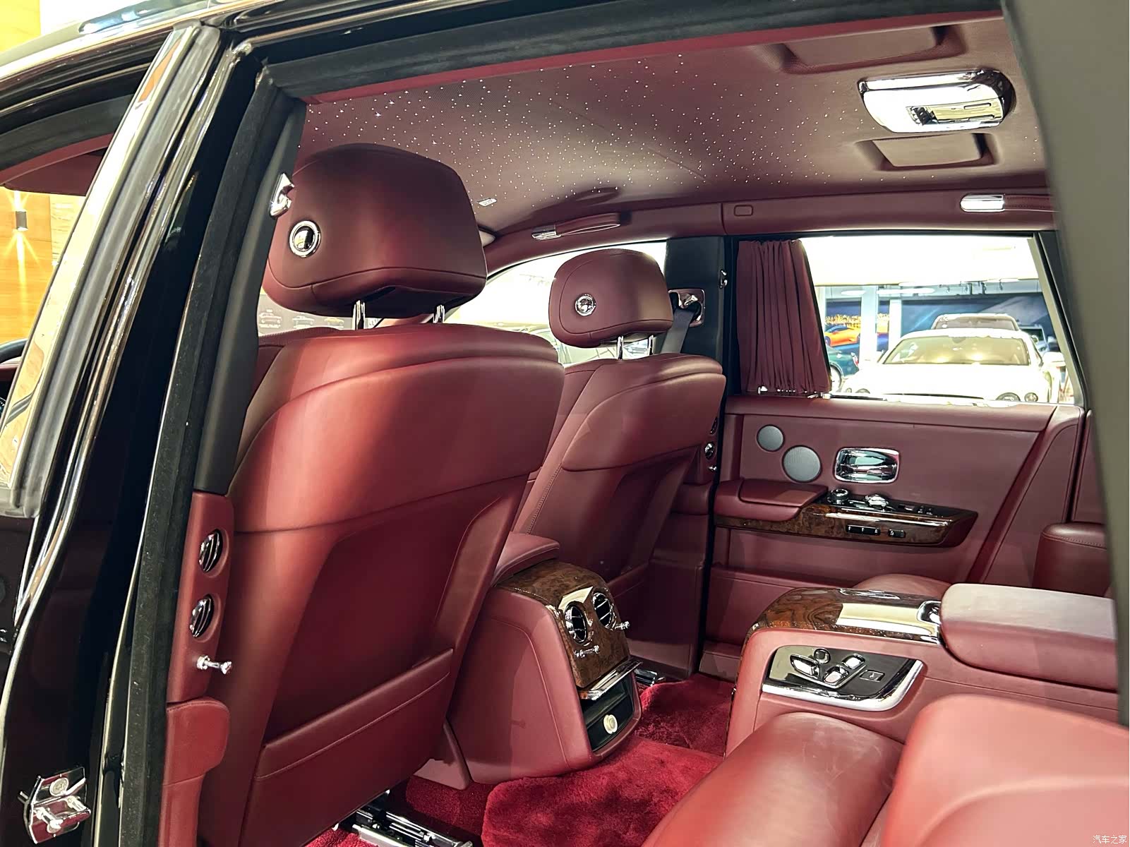 Rolls-Royce Phantom, 2019 16