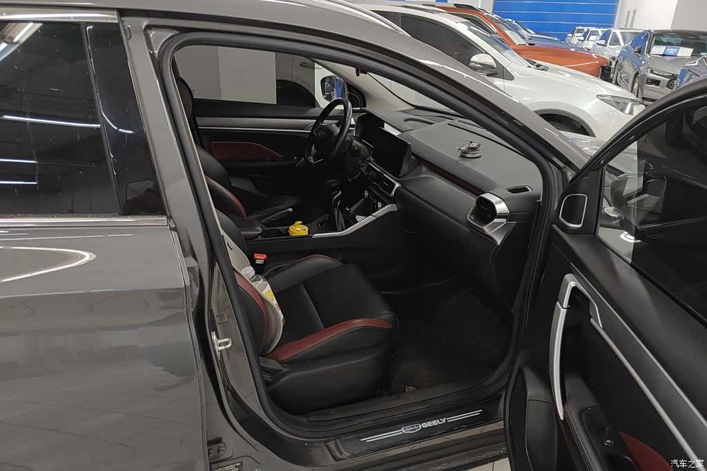 Geely Coolray, 2022 8