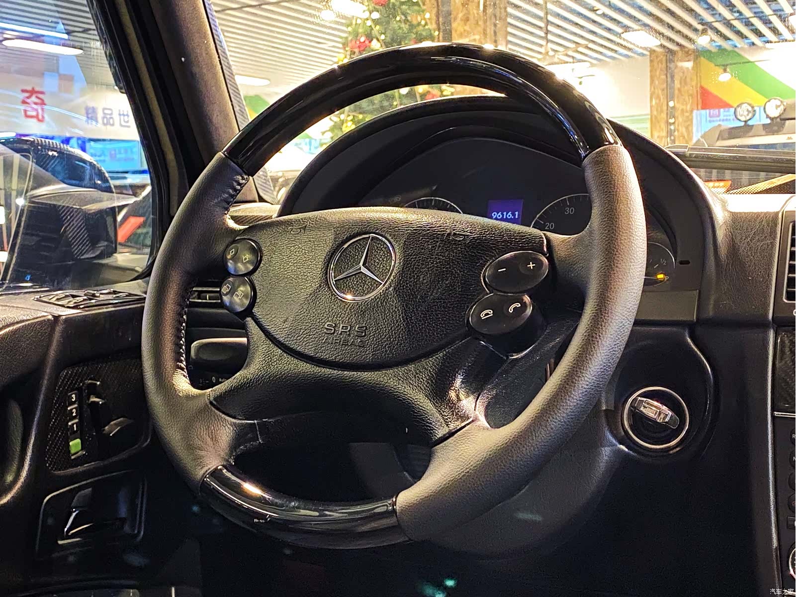 Mercedes-Benz G-Class, 2011 33