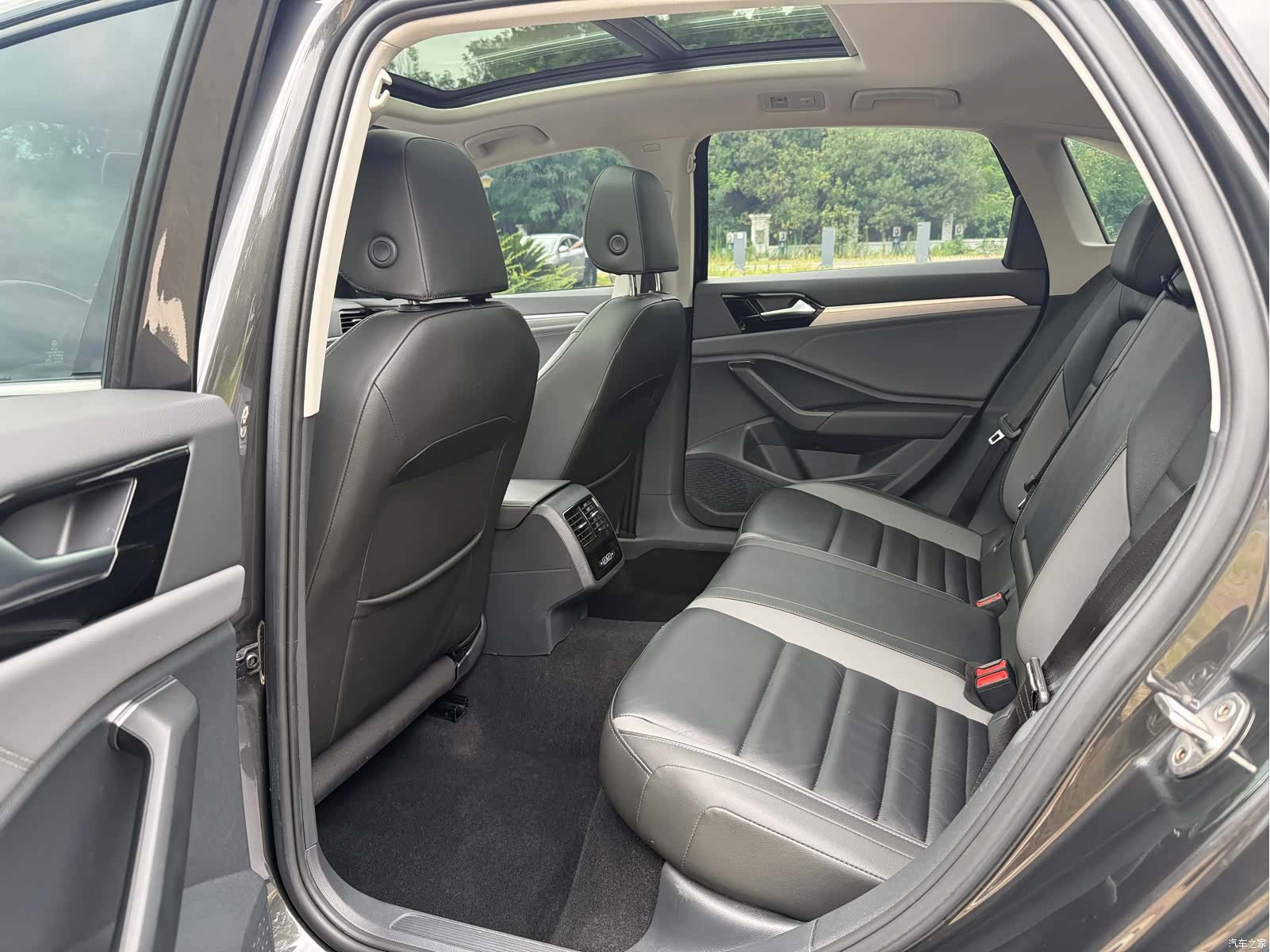 Volkswagen Sagitar, 2022 6