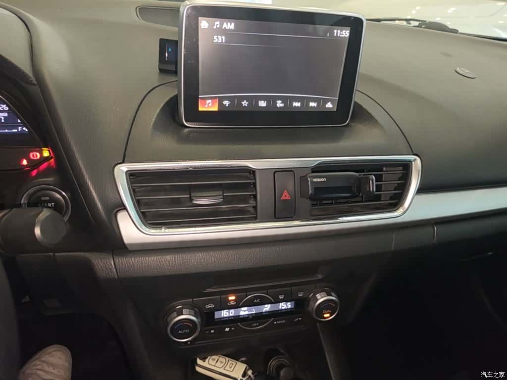 Mazda Mazda3, 2015 6