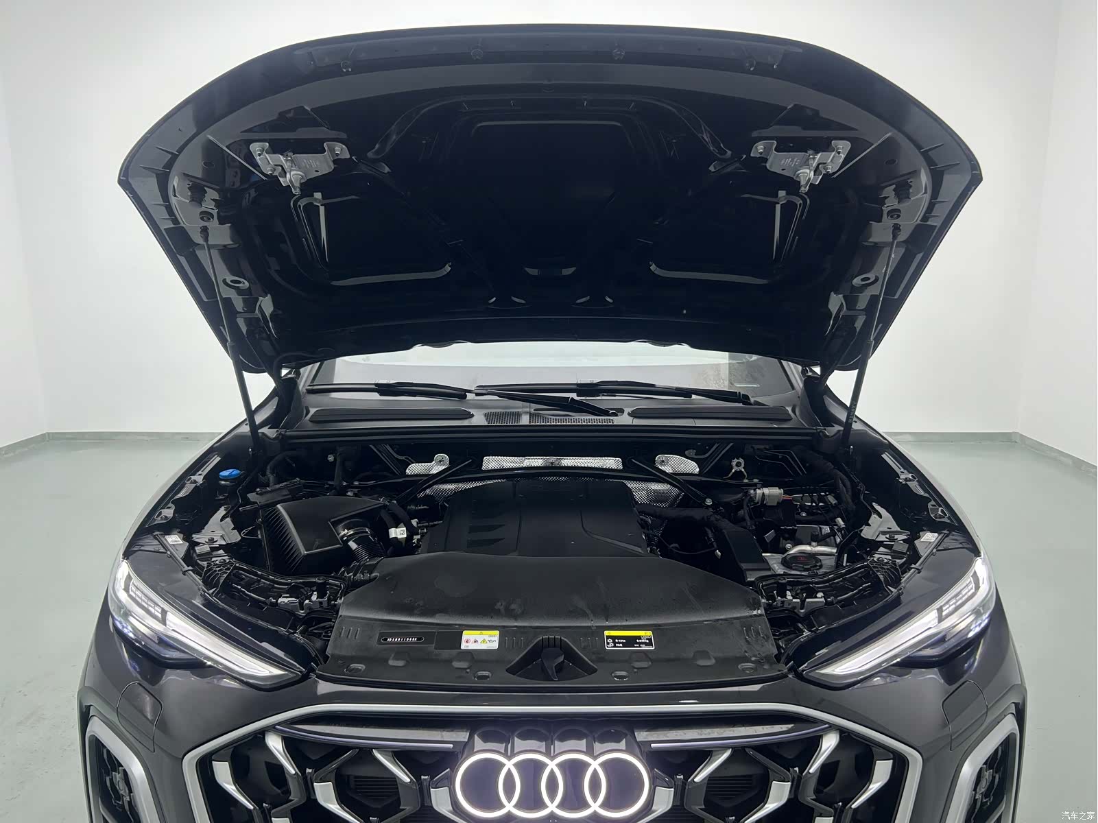Audi Q5L, 2025 16