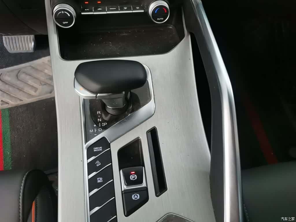 Geely Coolray, 2023 14