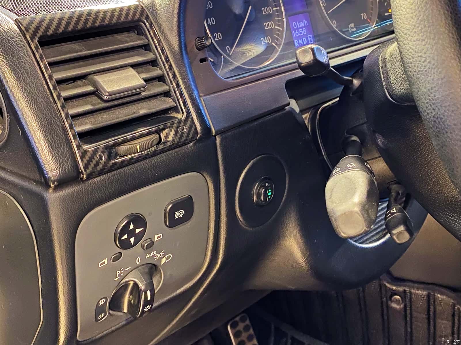 Mercedes-Benz G-Class, 2011 21