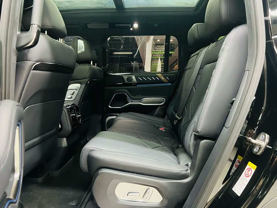 BYD Leopard 8