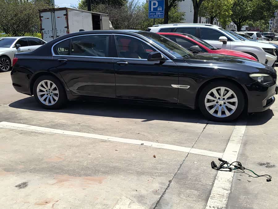 BMW 7-Series 2011, фото 3