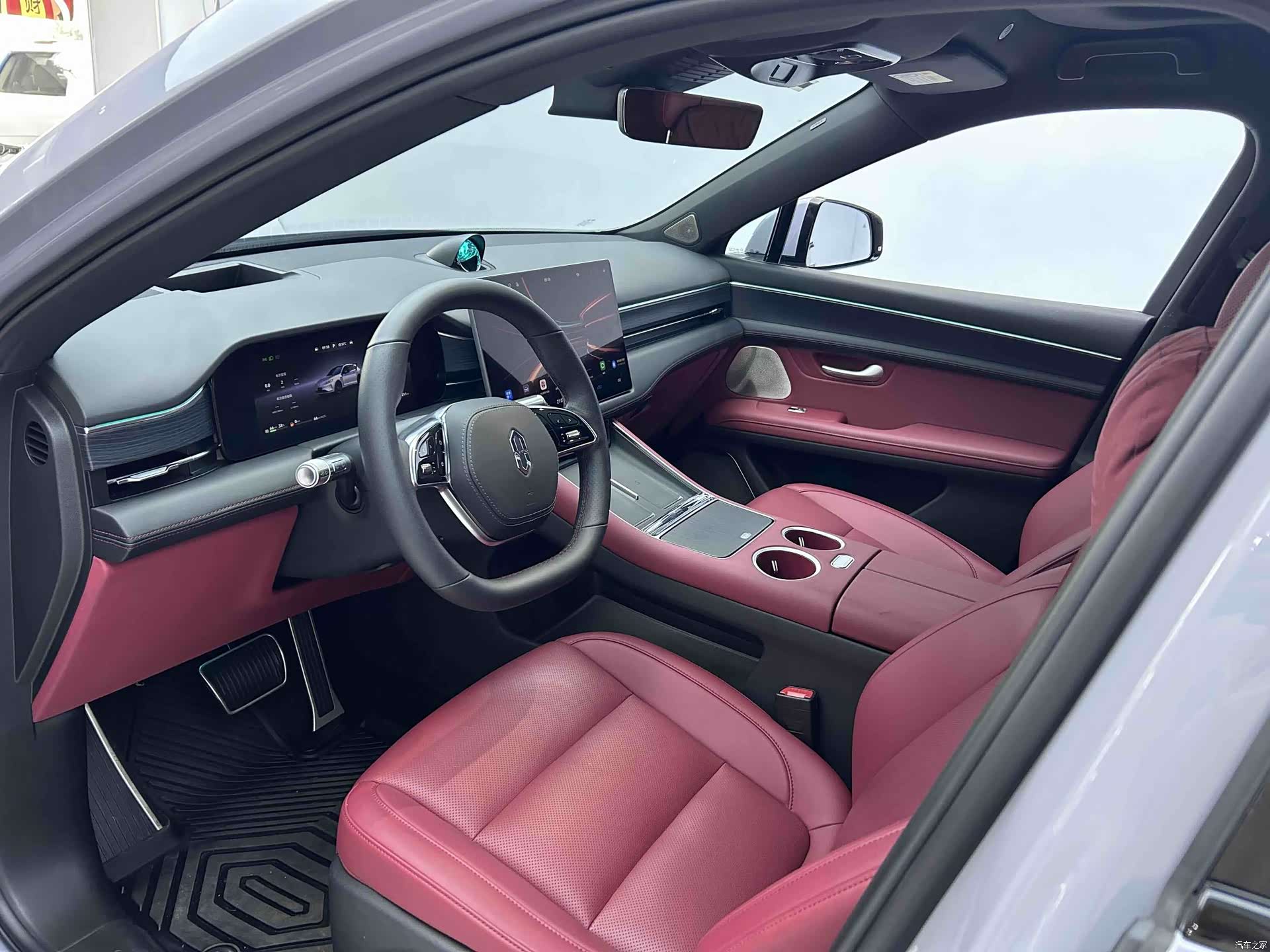 AITO M5, 2025 все фото