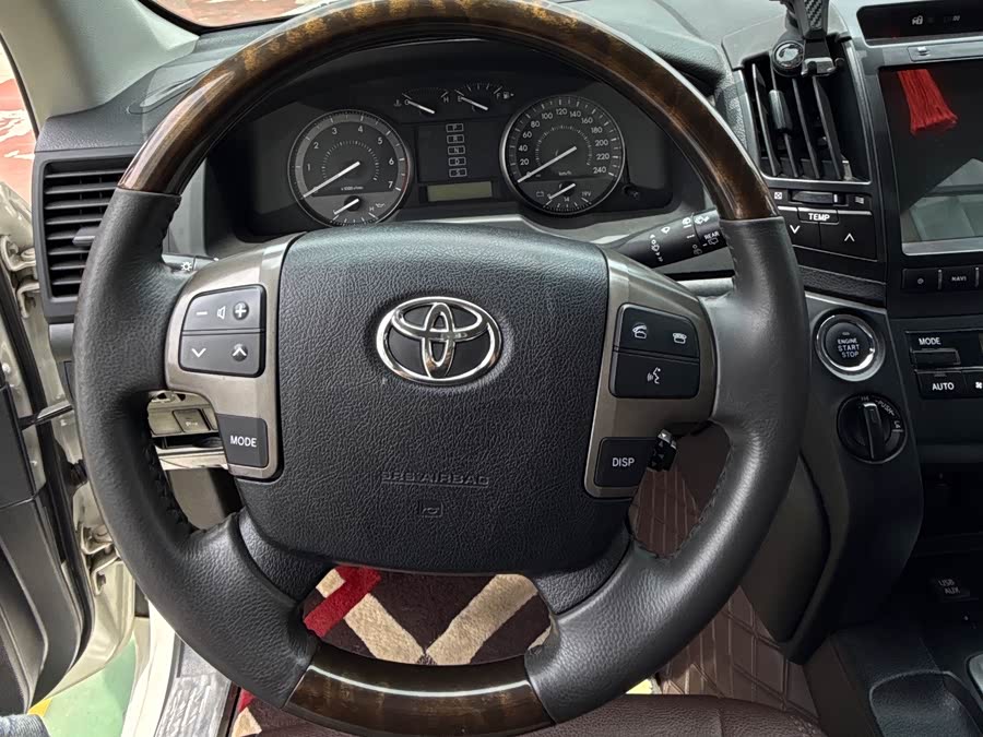 Toyota Land Cruiser 2016, фото 10