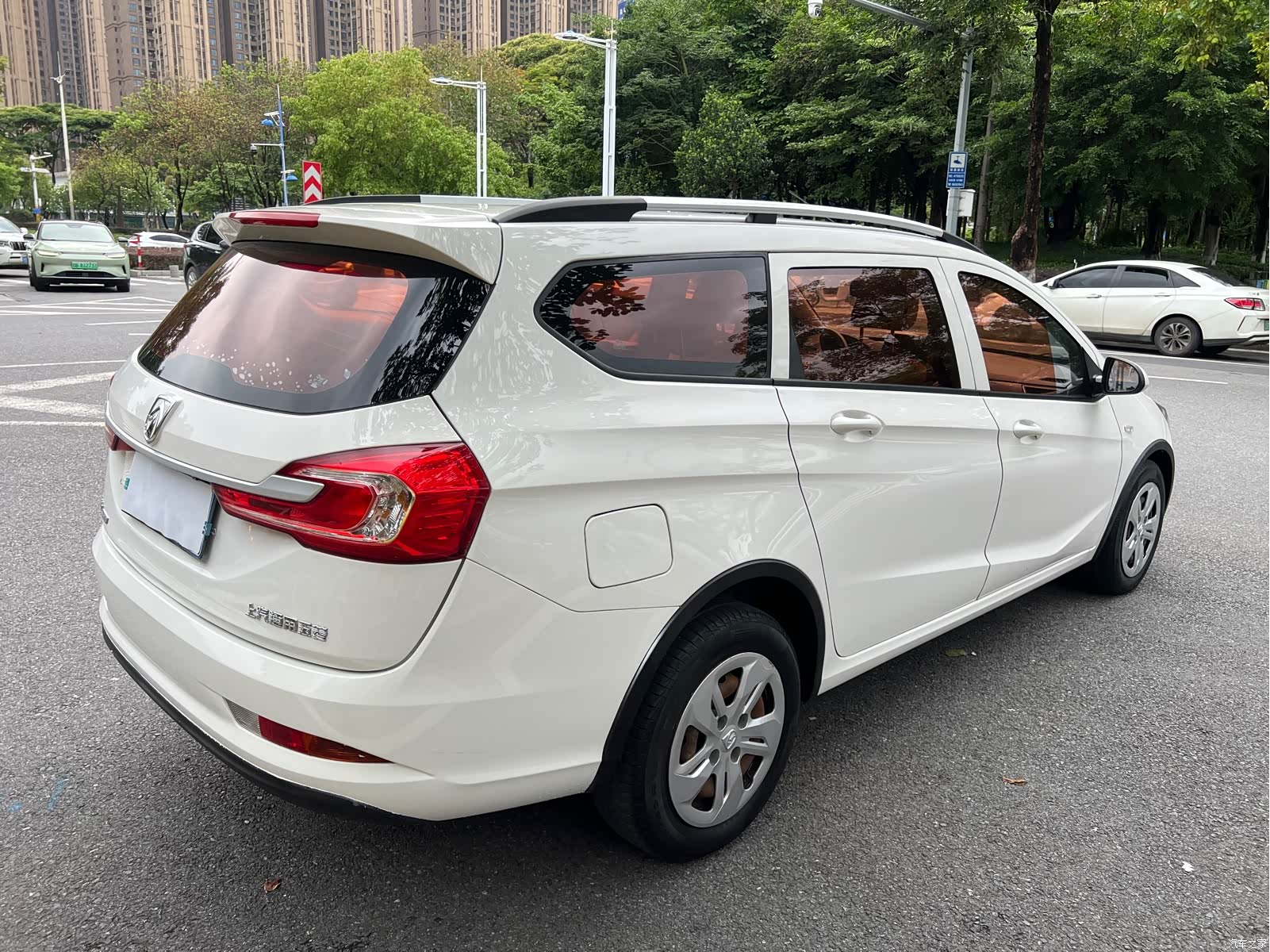 Wuling 310W, 2018 7