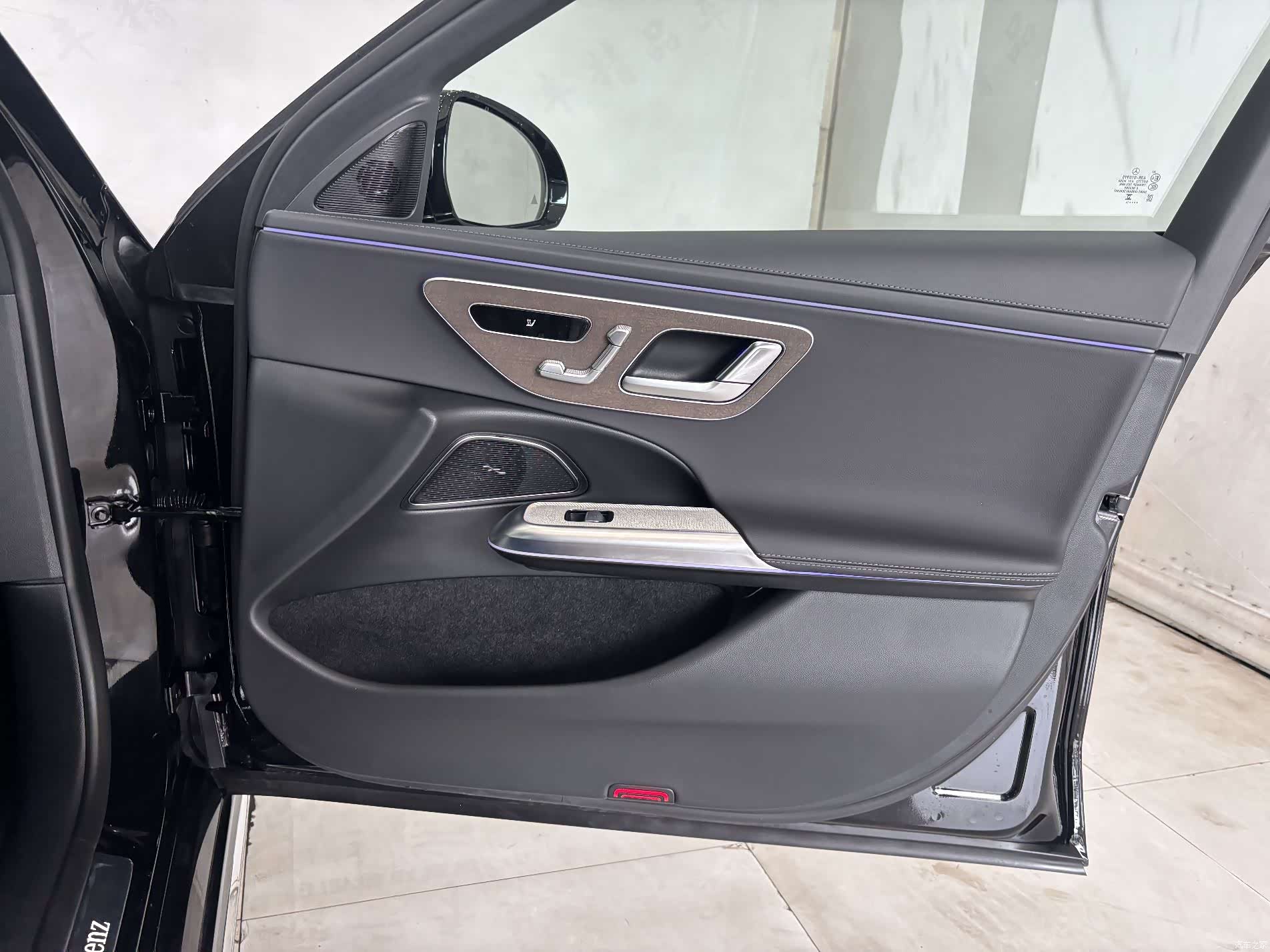 Mercedes-Benz E-Class, 2025 25