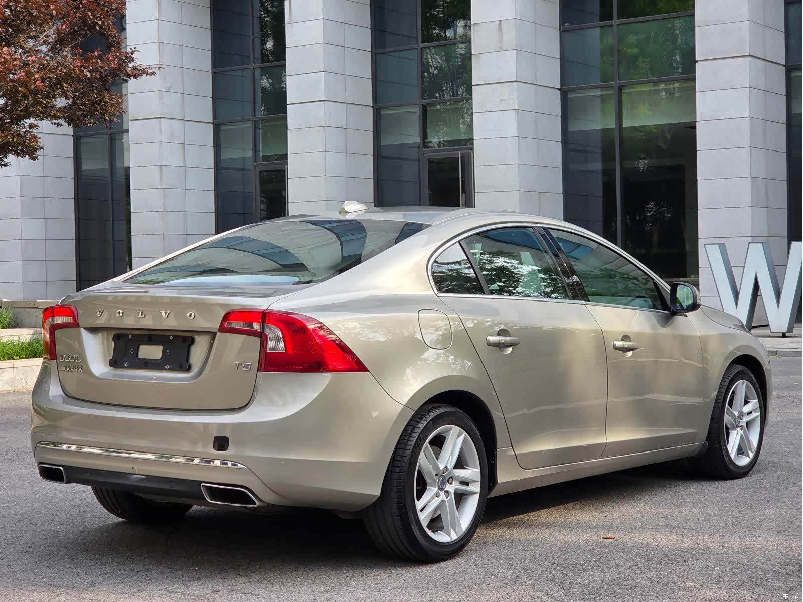 Volvo S60, 2015 4