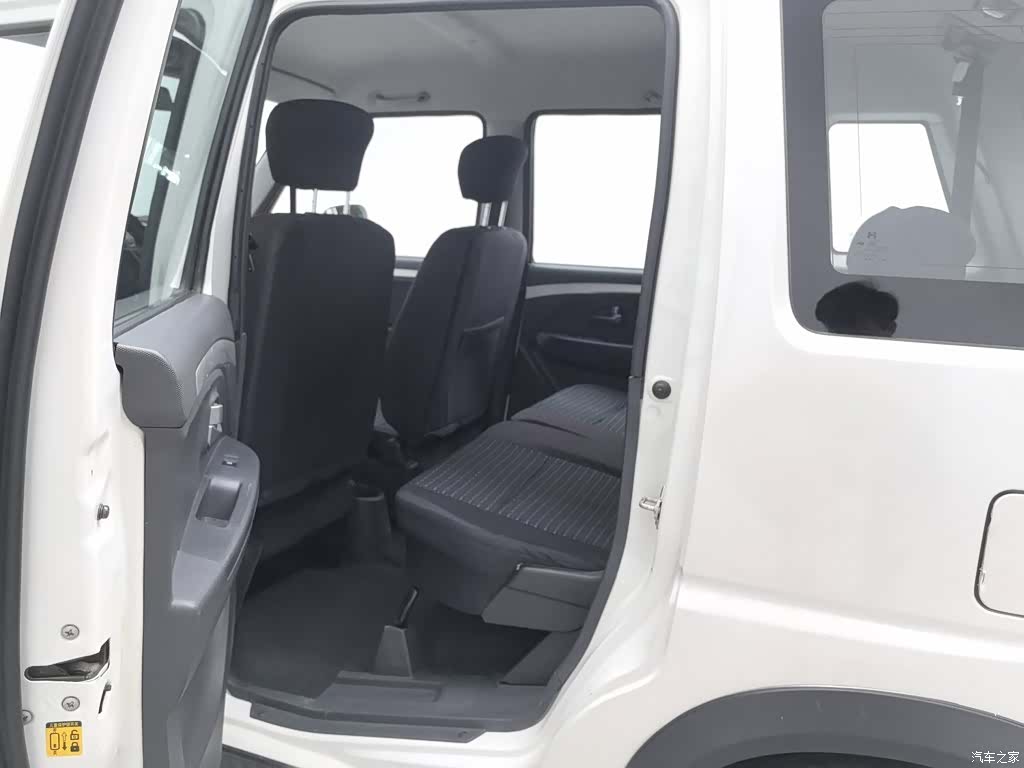 Suzuki X5, 2016 15