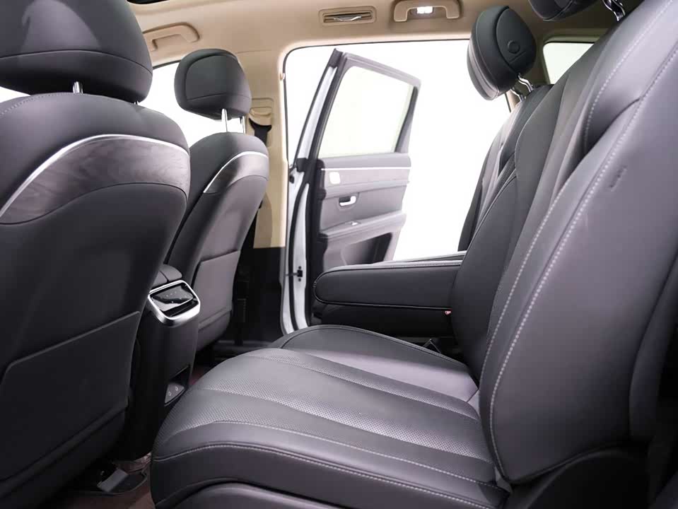 AITO Ask the world M7