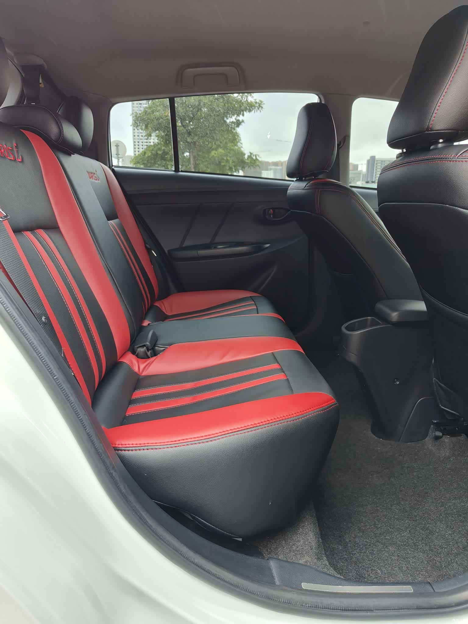 Toyota YARiS L, 2020 10
