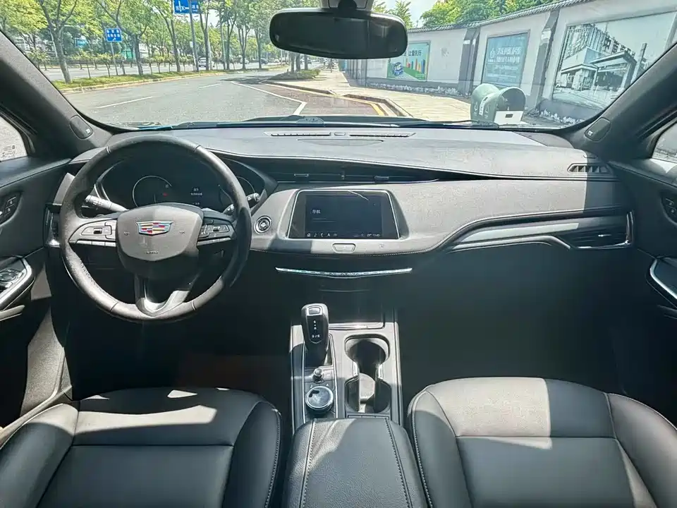 Cadillac XT4