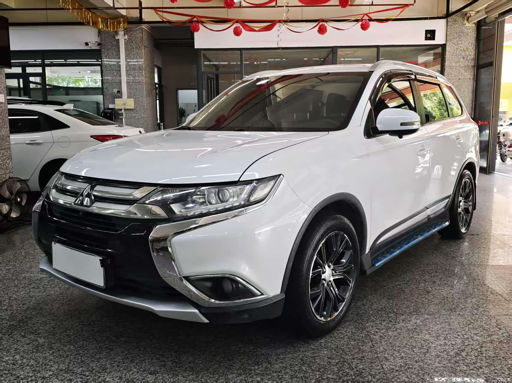 Mitsubishi Outlander, 2017 1