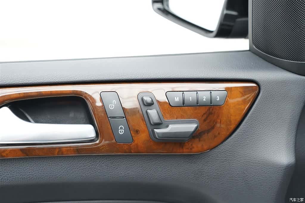 Mercedes-Benz M-Class, 2015 9