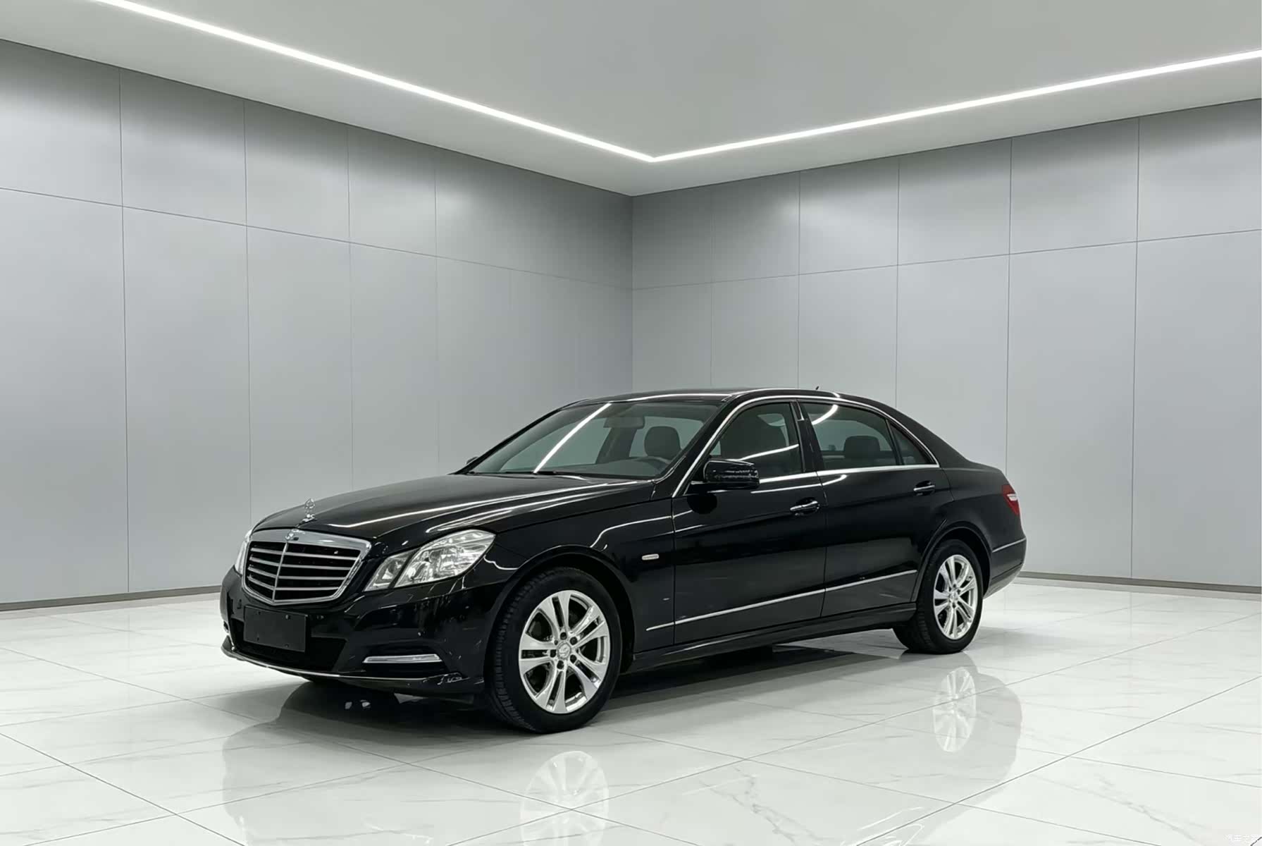 Mercedes-Benz E-Class, 2012 4