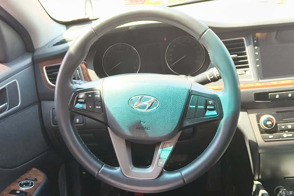 Hyundai DLX, 2016 14